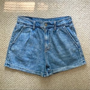 American Eagle Light Wash High Rise Baggy Mom Shorts (Size 0)